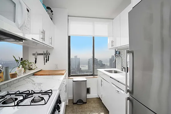 Rented by R New York | media 14