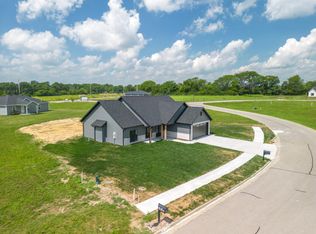 908 S Destinee Dr, Moberly, MO 65270