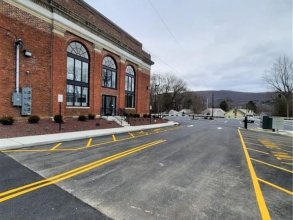 2nd image of 250 Route 32 #202