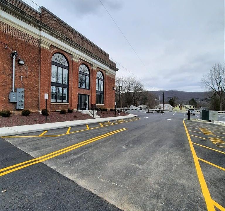 1st image of 250 Route 32 #203