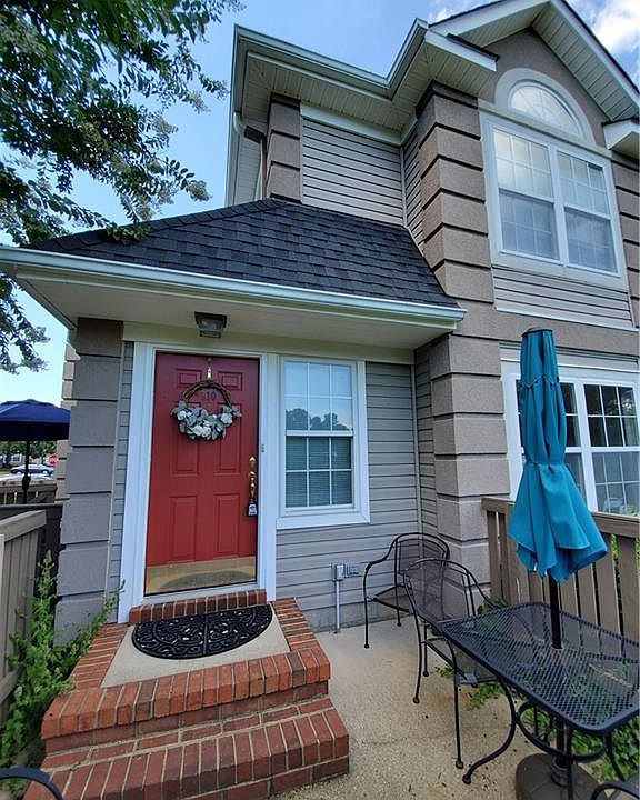 1st image of 810 Queens Way
