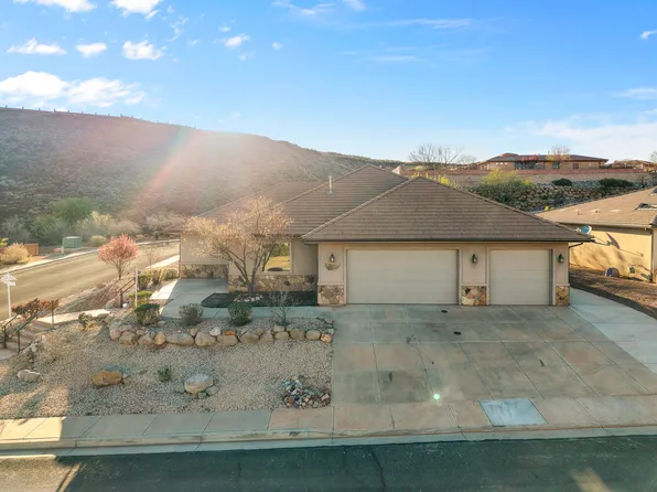 1907 N Creek Side Ct, Washington, UT 84780