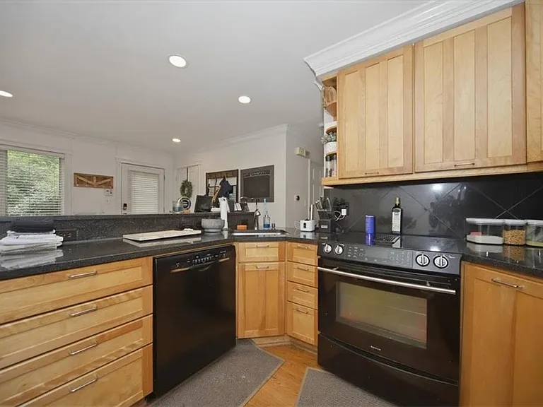 546 Allen Rd NE #B — Photo 13