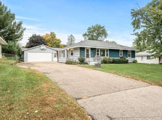 8496 Hadley Ave S, Cottage Grove, MN 55016