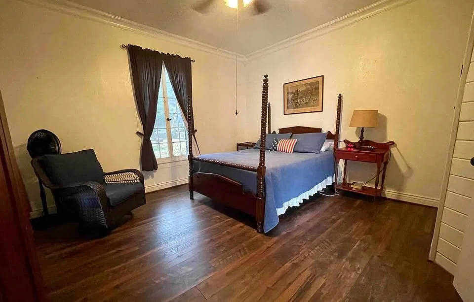 2 bed, $850 — Photo 2