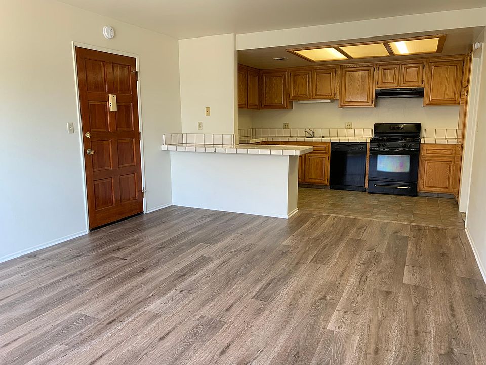 1st image of 6008 Comstock Ave APT C