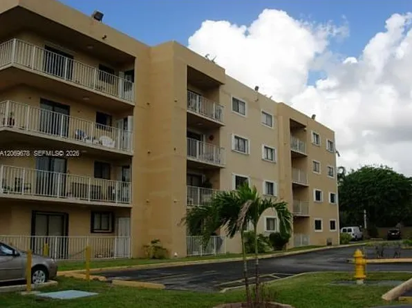 8500 NW 8th St APT 303, Miami, FL 33126