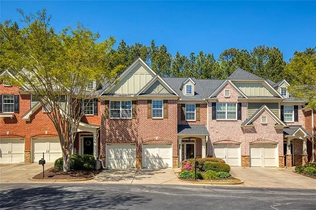 4 bed, 3.5 bath, 2600 sqft, $3,100 — Photo 1