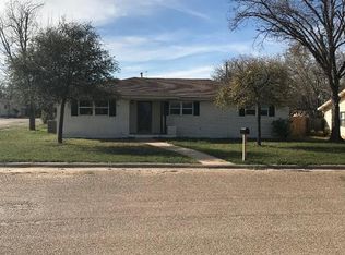 106 Sargent Ave, Ballinger, TX 76821