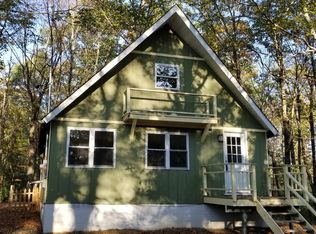 108 Red Pine Rd, Dingmans Ferry, PA 18328