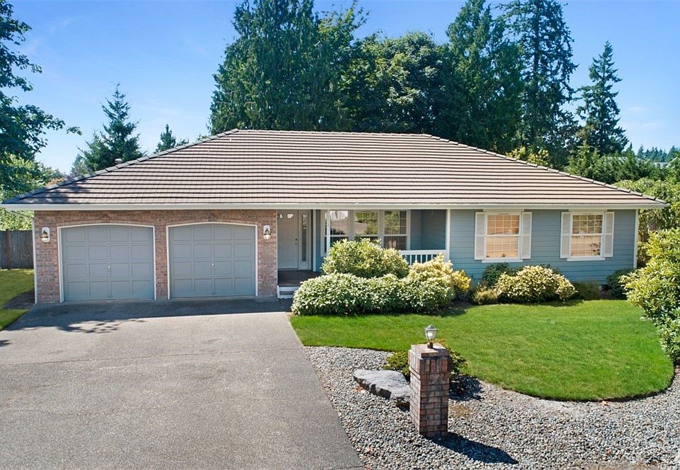Beautiful rambler located on a large corner lot!