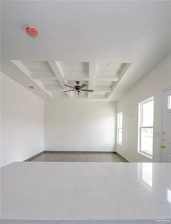 3 bed, 2.0 bath, 2200 sqft, $1,350 — Photo 4