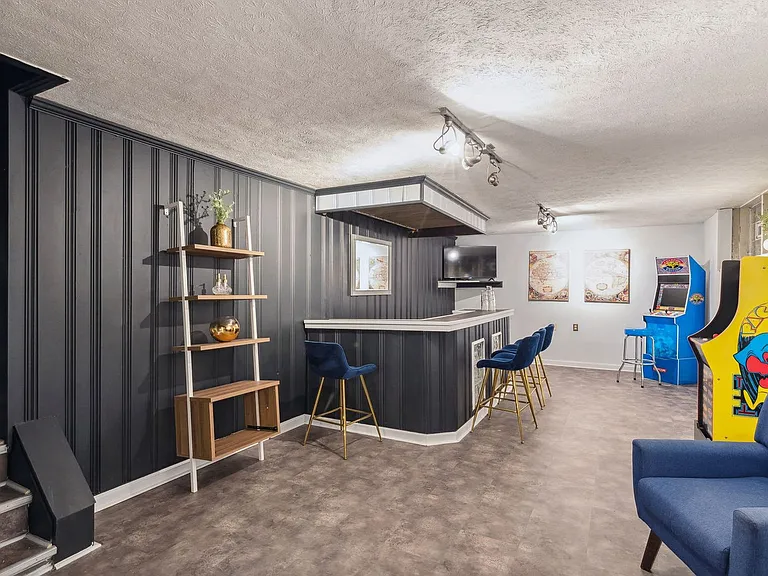 Building's Lounge