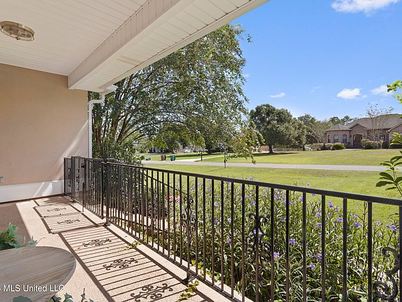 3rd image of 17433 Dogwood Hills Dr