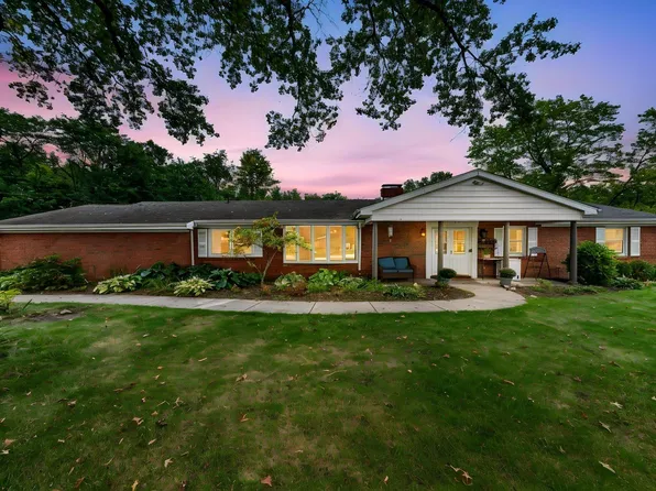 15685 Windingbrook Dr, Mishawaka, IN 46545