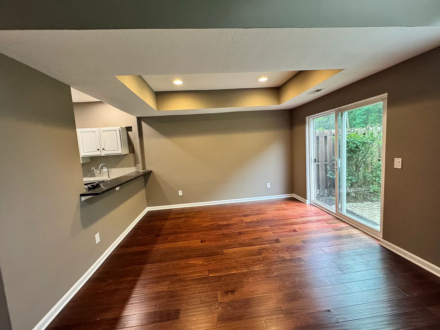 3 bed, 2.5 bath, 1535 sqft, $2,100 — Photo 4