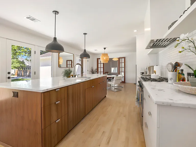 306 NW 6th St — Photo 18
