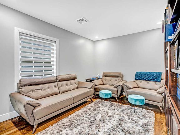 5th image of 1167 Idalia Ave