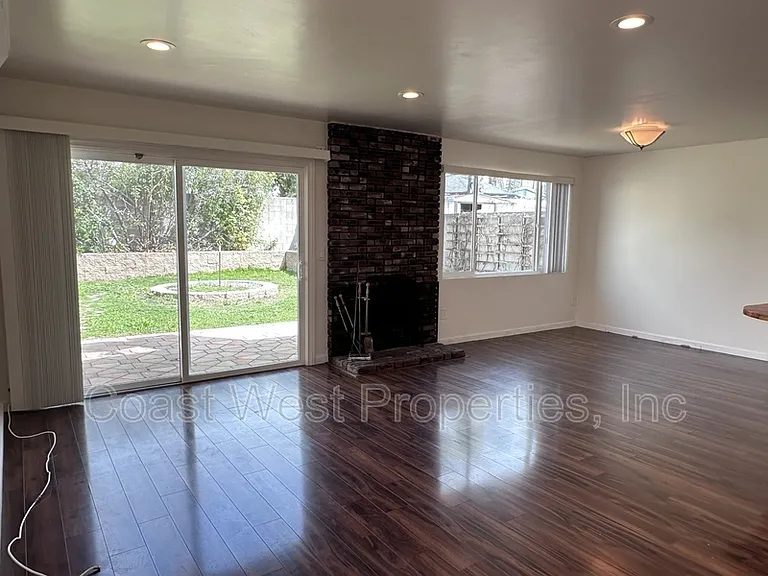 4062 Conrad Ave — Photo 3