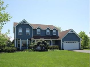7N311 Red Barn Ln, Saint Charles, IL