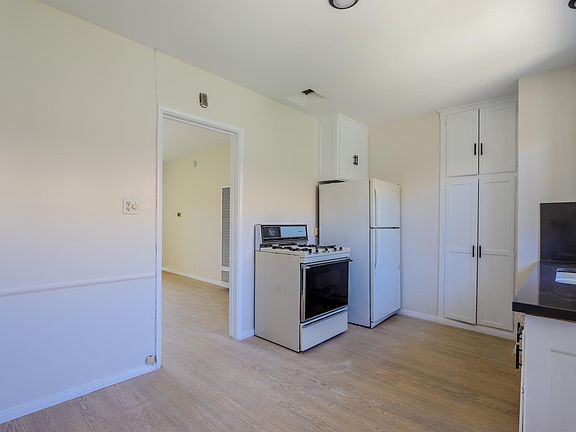 3rd image of 11538 National Blvd