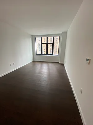 Rented by J. One Corporation | media 8