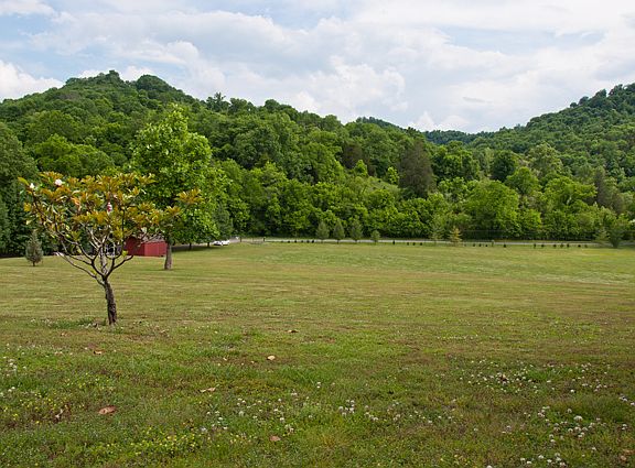 Only wide open spaces here!