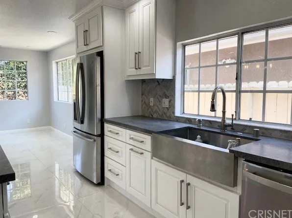 18121 Rayen St, Northridge, CA 91325