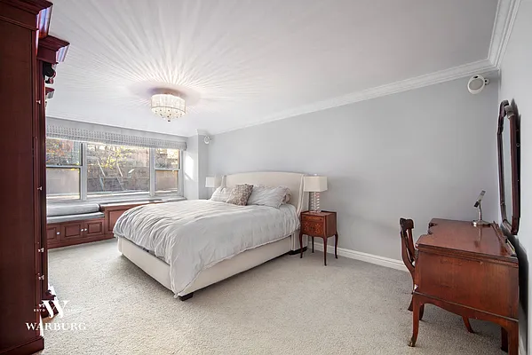 Sold by Warburg | media 5