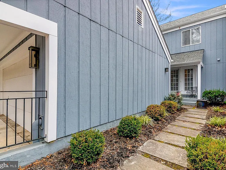 20742 Highland Hall Dr — Photo 2