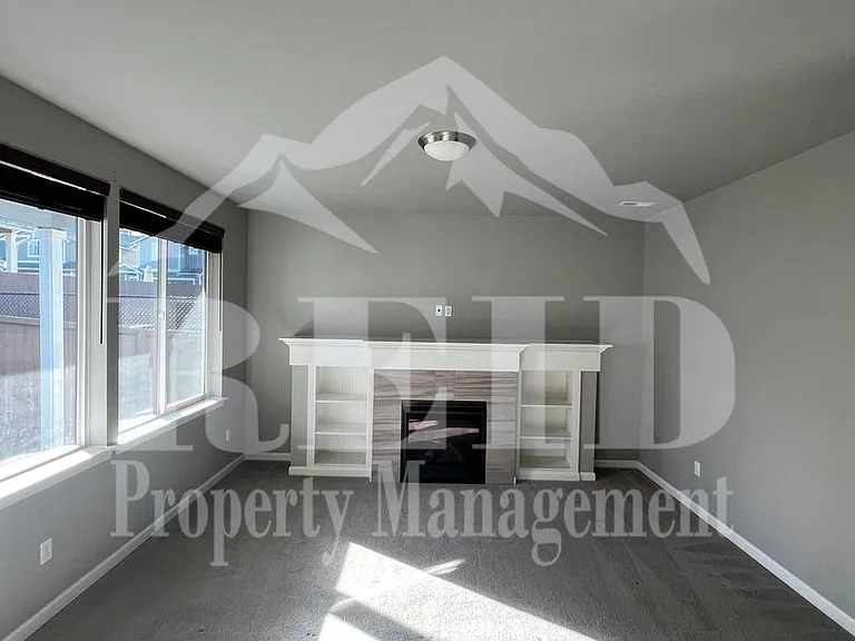 3887 Portside Dr — Photo 16