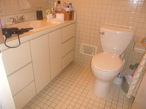 5th image of 223-22 59th Ave