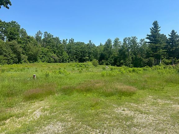 3rd image of 534 Baker Hill Road