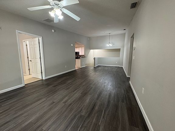 3rd image of 8192 Cabin Lake Cir Unit 112