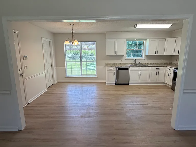 206 Buckston Ct — Photo 8