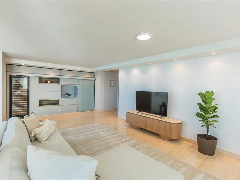 59 Kings Ct #601 — Photo 7