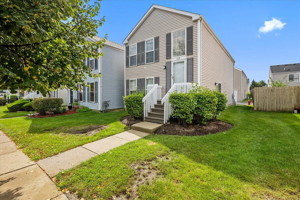 3 bed, 1380 sqft, $2,500 — Photo 2