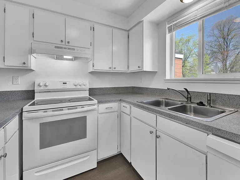 Grover Townhomes — Photo 35