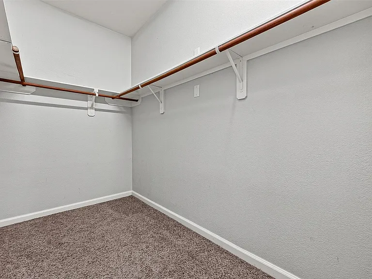 10907 Barker Gate Ct — Photo 29