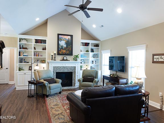 3rd image of 2228 Boulder Crest Ln