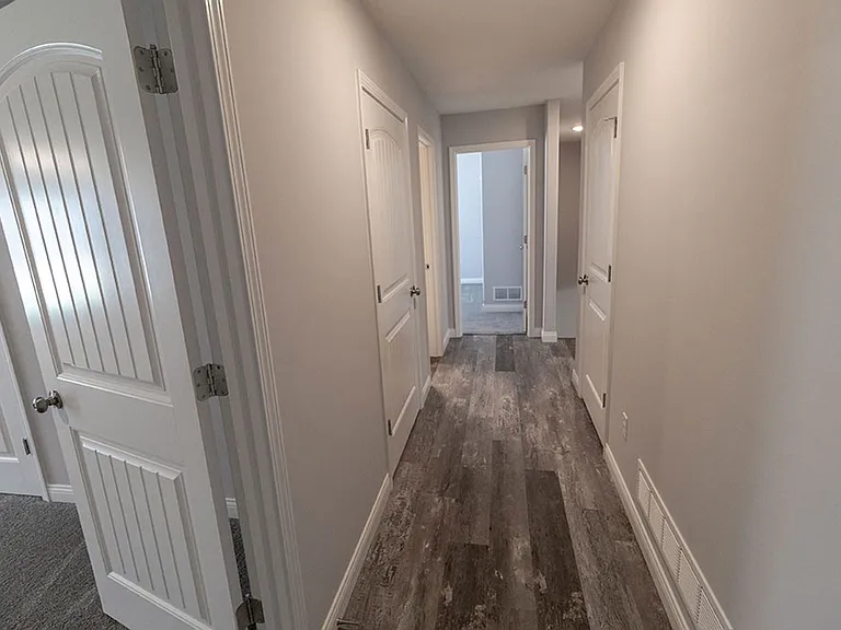 2801 Amberwood Ct — Photo 34