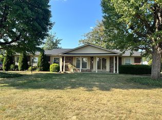 9823 Chatsworth Dr, Saint Louis, MO