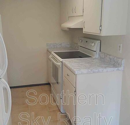 2nd image of 2095 Penguin Ave