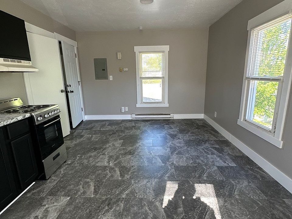 2nd image of 423 Hull St #202