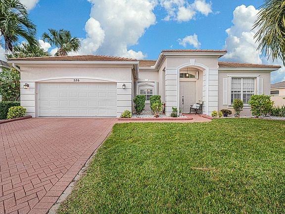 2nd image of 526 SW Lake Manatee Way