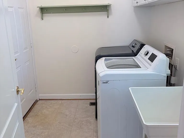 2178 Harithy Dr — Photo 31