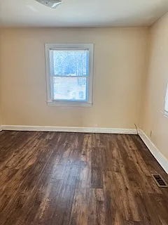 521 Pineneedle Rd — Photo 2