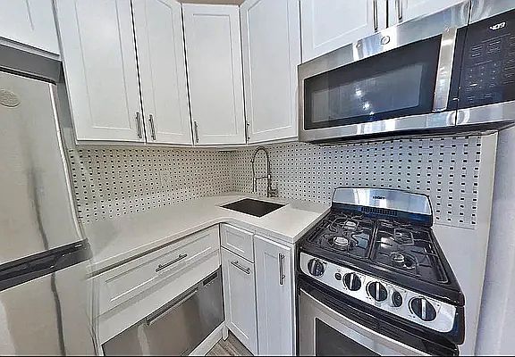 4th image of 156 E 85th St APT 4D
