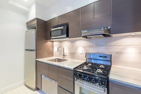 Rented by Stonehenge NYC LLC | media 49