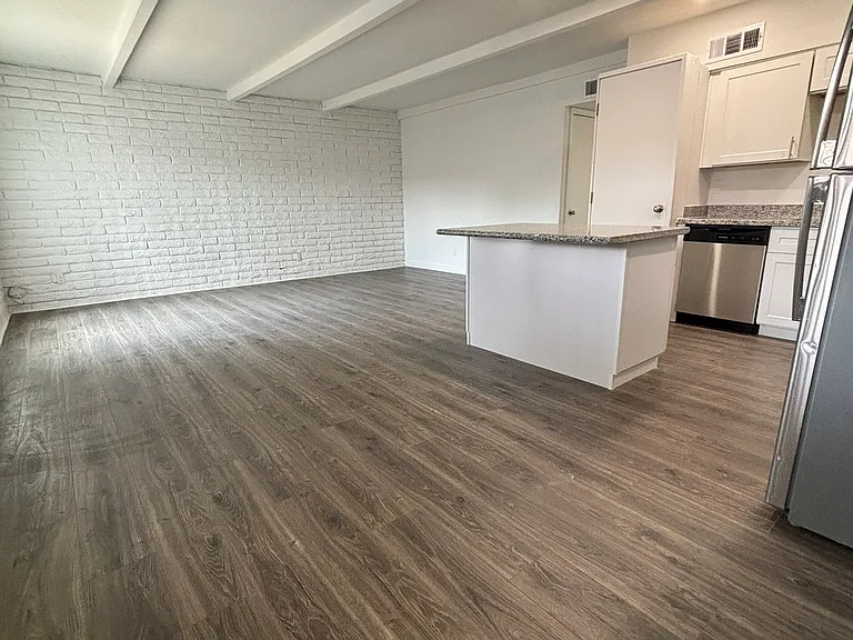 6565 N 17th Ave #14 — Photo 5